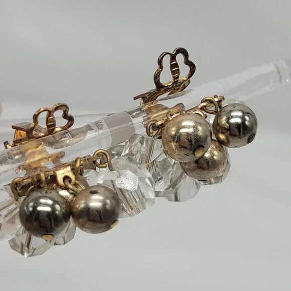 Vintage Cluster Clip-On Earrings With Clear Faceted Beads & Silver-Tone Balls - Picture 9 of 11